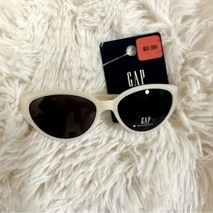Gap white retro sunglasses